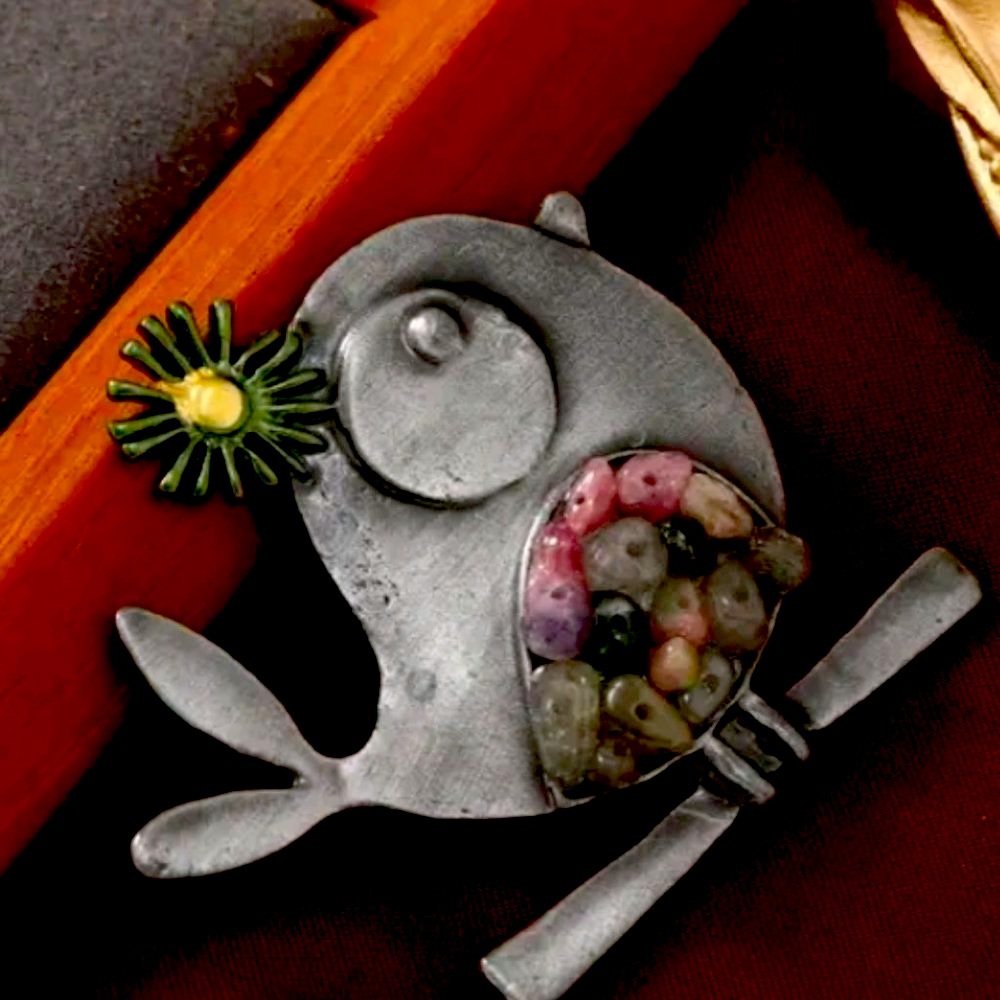 NWT ANTIQUE Brushed Silver Vintage LOOK Little Spring Bird Brooch Gem Stone Wing